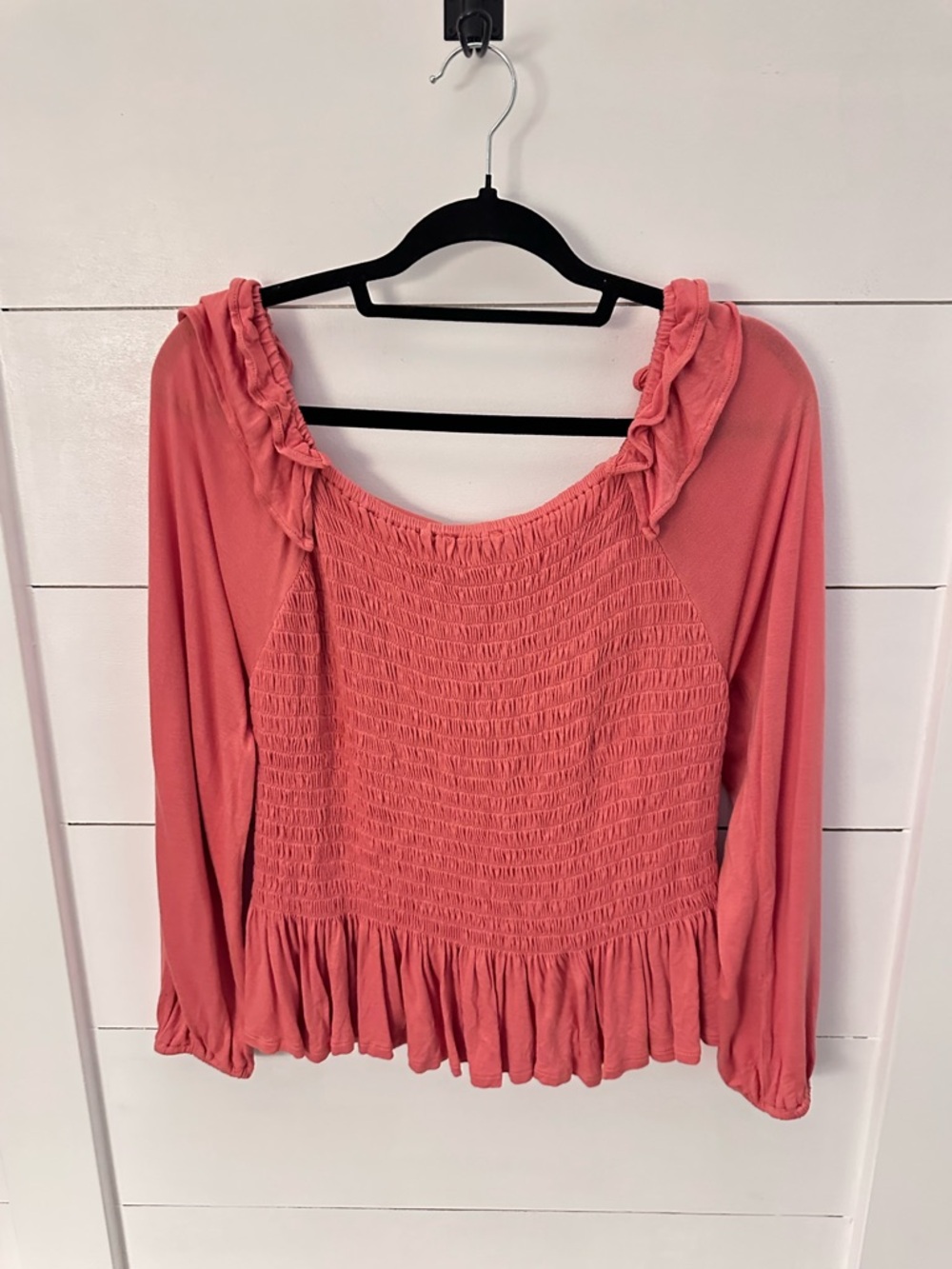 Loft L Coral ruffle arm smocked back rayon elastin casual shabby chic cozy top - Picture 3 of 11